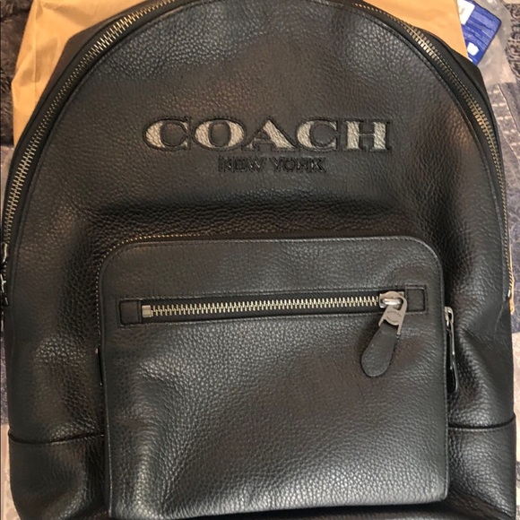 Bought this coach bag but never got the chance to use it. - Picture 3 of 5